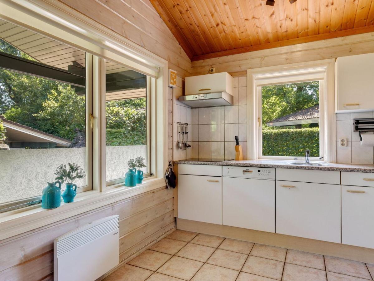 Luxurious Chalet In Guelders By The Forest Hulshorst Bagian luar foto